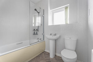Family bathroom- click for photo gallery